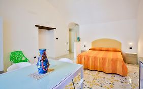 Della Monica Rooms